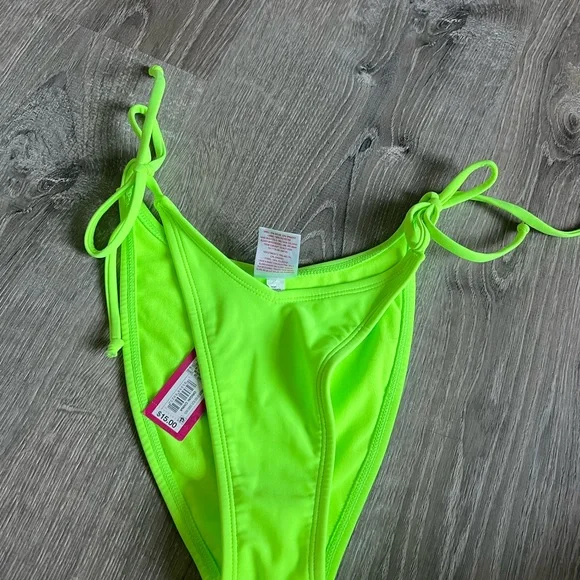 Neon green two piece bikini - Picture 4 of 4